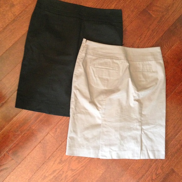2 LOFT pencil skirts SZ 8