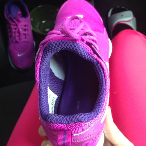 Gel sole brand new Nike running shoes - Picture 3 of 4