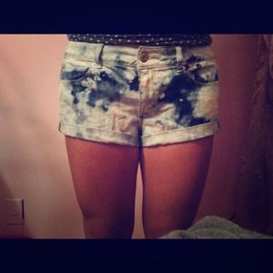 Floral acid washed denim shorts