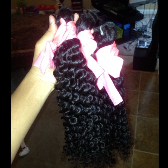 🔴🔴SOLD🔴🔴Peruvian KinkyCurlHuman Hair(3)Bundles