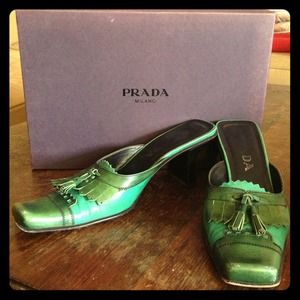 PRICE REDUCED!!! Green Oxford Prada heel