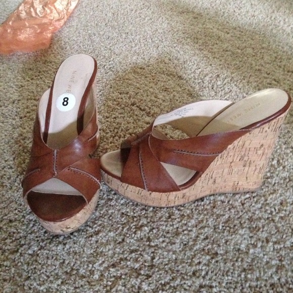 BUNDLE FOR BURSH Nine West tan leather wedges.👍