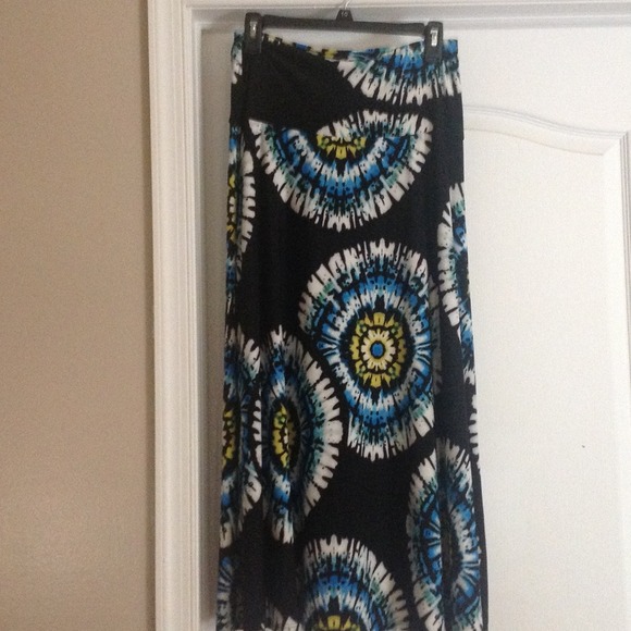 Sunny Leigh Dresses & Skirts - Maxi skirt