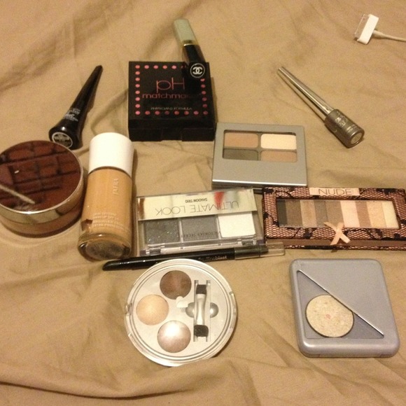 Makeup bundle