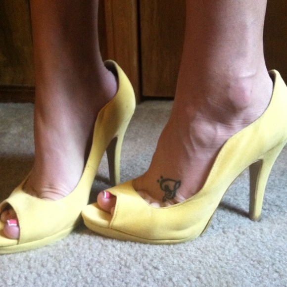 Sold in bundle. - Picture 2 of 2