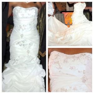 White trumpet wedding gown