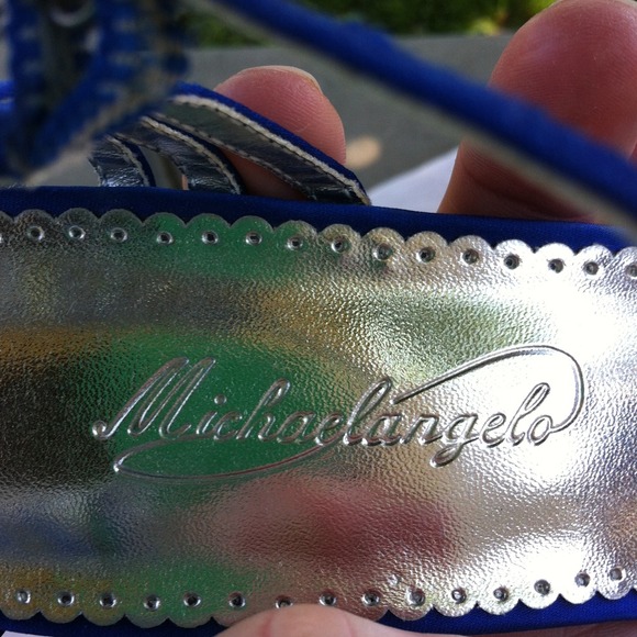 Heels - Picture 4 of 4
