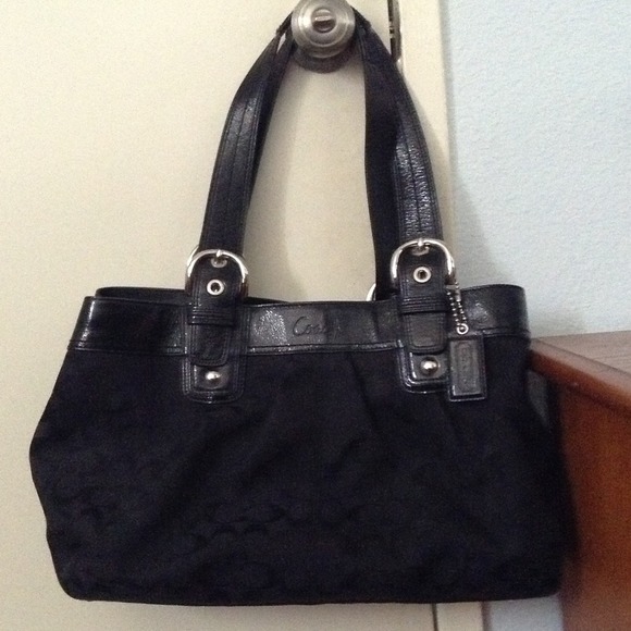 AUTHENTIC COACH SIGNATURE TOTE