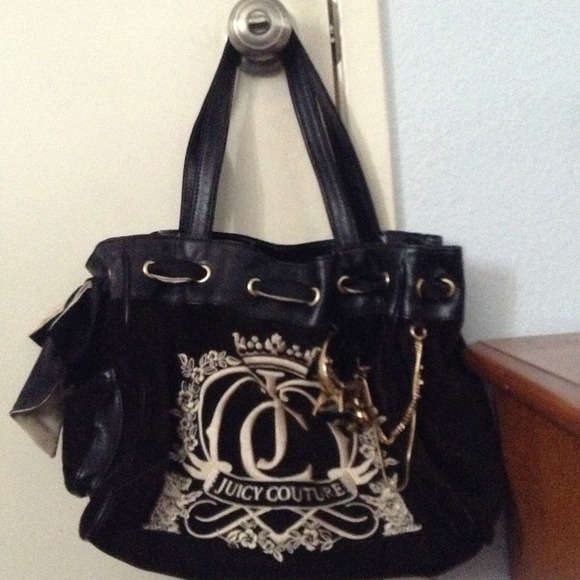 Juicy Couture Daydreamer Tote in Black