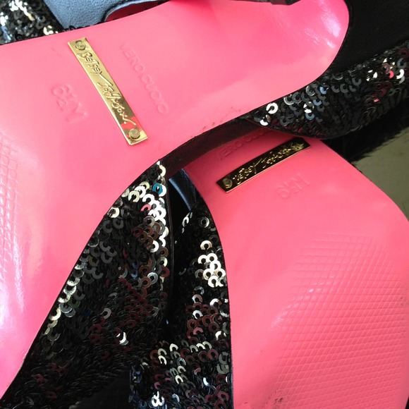 Betsy Johnson Sequin Peep Toe Heels NEVER WORN - Picture 3 of 3