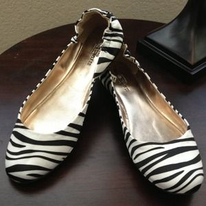 Brand new NEVER WORN!