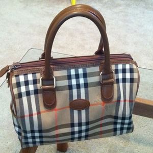 burberrys speedy boston hand bag