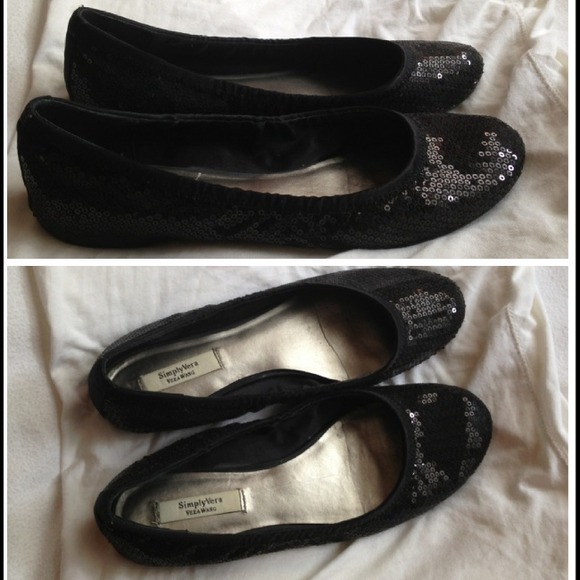 Vera Wang SimplyVera flats