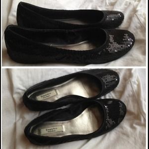 Vera Wang SimplyVera flats