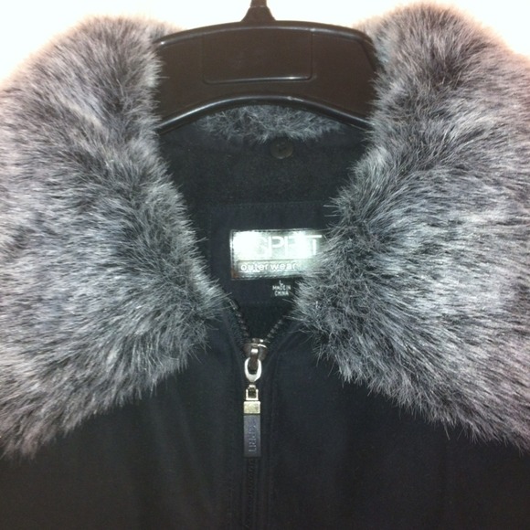 🌹HOLD FOR @Liissa31 Feather Jacket and Navy Parka