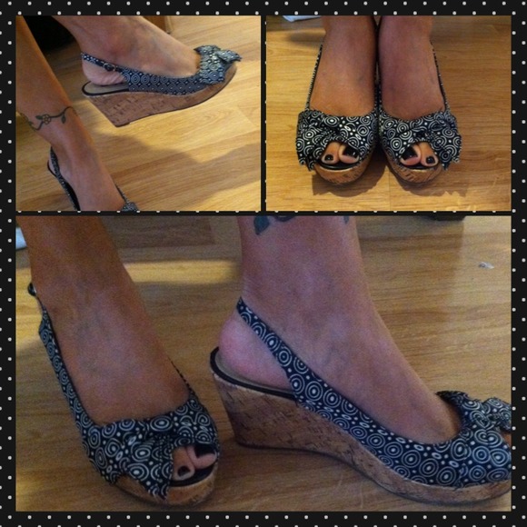 Checkered blue & white sling back wedge