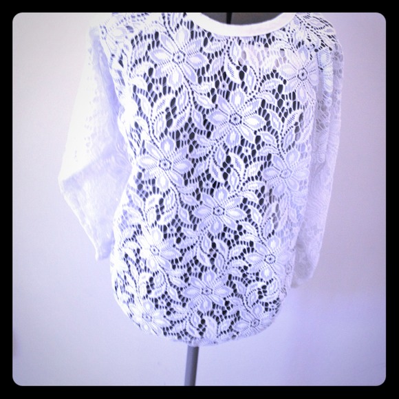 🎀Cedars White Lace Top🎀 - Picture 1 of 2
