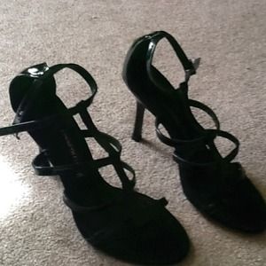 new Kenneth Cole patent leather black heels Reduce