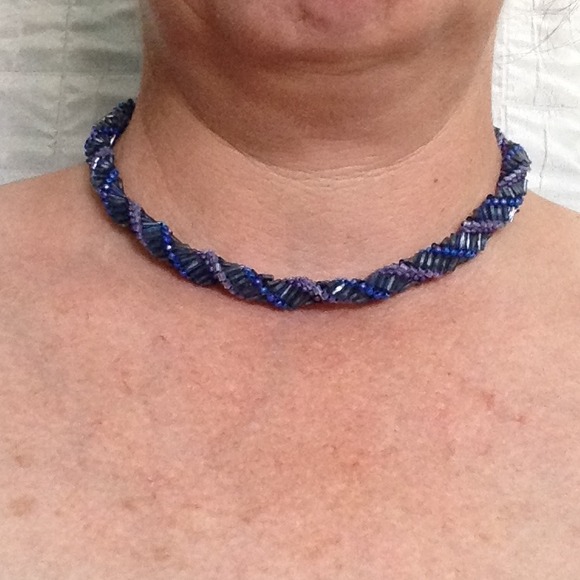 Beautiful hand made 17" necklace - Picture 2 of 2