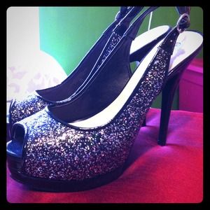 Sequins black Guess high heels!