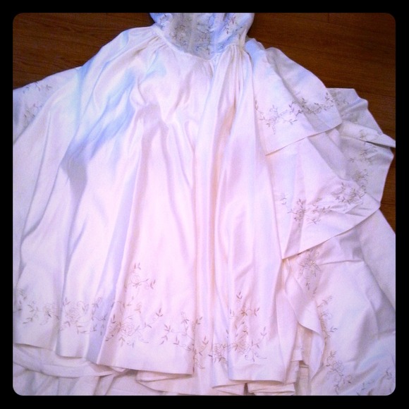 ♡♥♡SOLD♥♡♥♡Brides International NWT