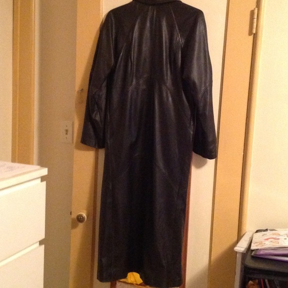 Beautiful Giotti Italian Leather Trench Coat! - Picture 3 of 4