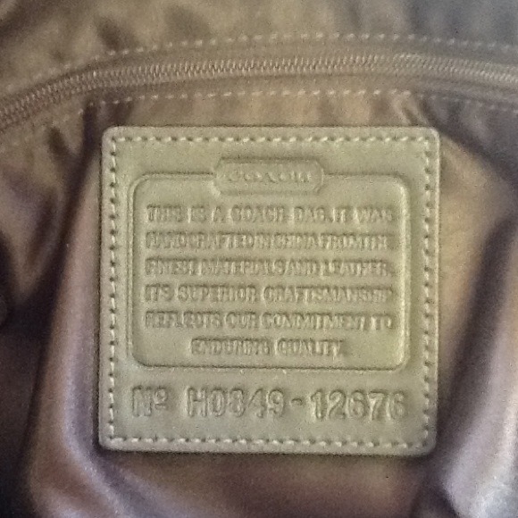 SOLD Authentic Coach Signature Hobo Style Purse - Picture 4 of 4