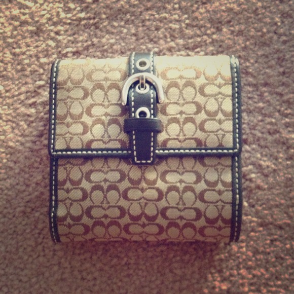 Authentic Coach Wallet! - Picture 1 of 4