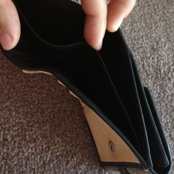 Authentic Coach Wallet! - Picture 4 of 4