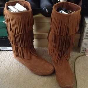 (RESERVED) Lauren Conrad Fringe Boots 👎