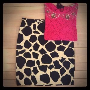 ✨HOST PICK!✨ NWT Black & Cream Animal Print Skirt