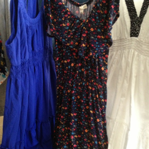Three dresses - Picture 2 of 2