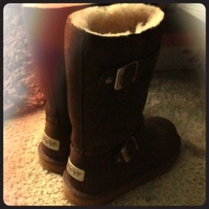 Authentic leather uggs
