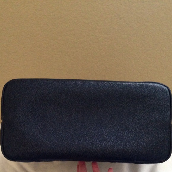 *SOLD* 💯Authentic Chanel Medallion Tote - Picture 3 of 4