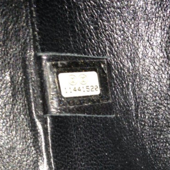 *SOLD* 💯Authentic Chanel Medallion Tote - Picture 4 of 4