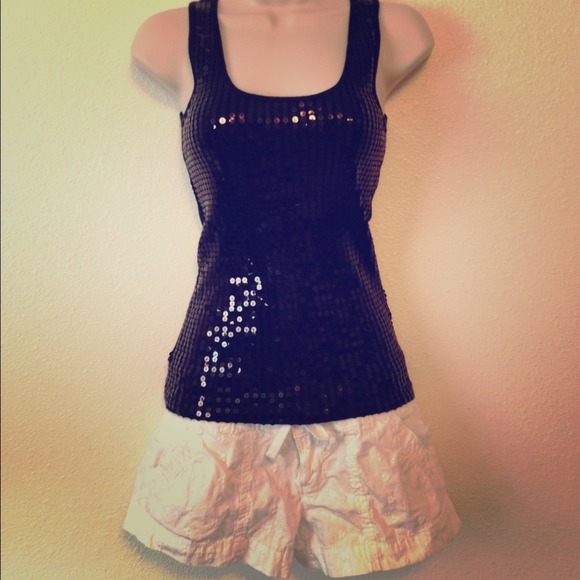 ❎Sold in bundle❎Black sequined sleeveless