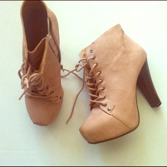 💓 Pink Zip Up Booties with Front Laces 💓