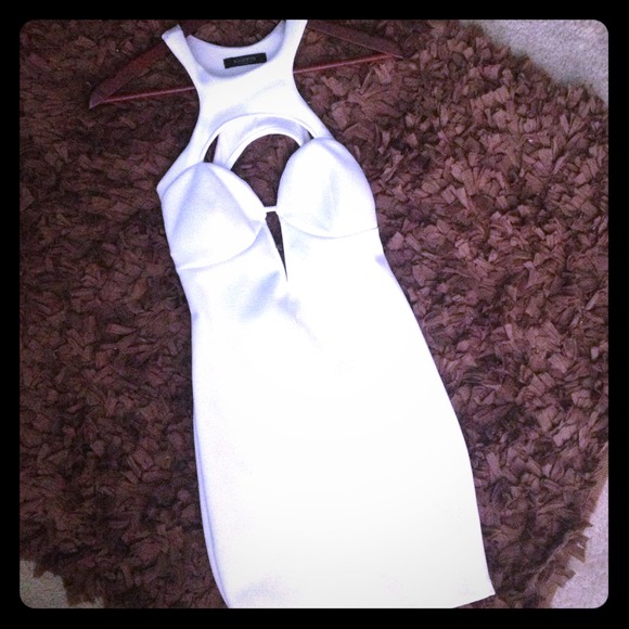 Dresses & Skirts - White dress