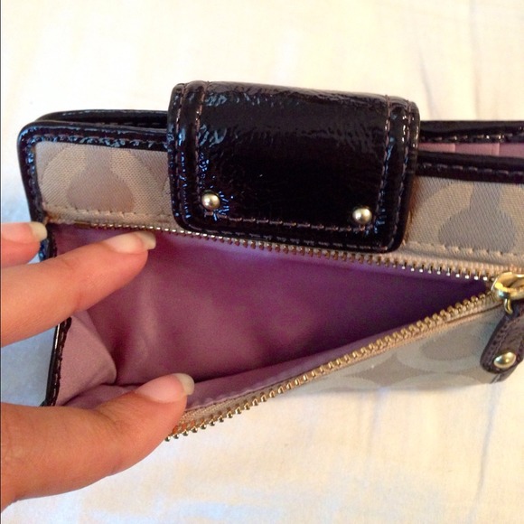 BUNDLED - Beige Coach Wallet - Picture 3 of 4