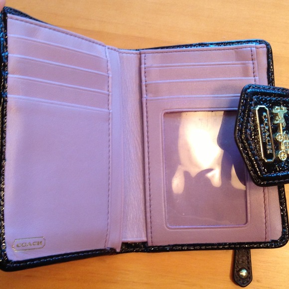 BUNDLED - Beige Coach Wallet - Picture 4 of 4
