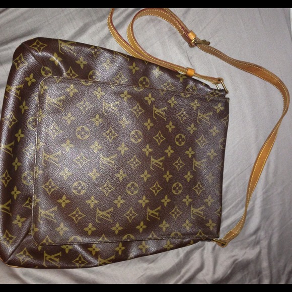 🚫SOLD🚫 Louis Vuitton monogram flap bag