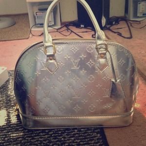 LV silver tote bag . 🚫🚫 HOLD for @Akwb 🚫🚫