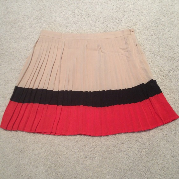 Forever 21 pleated skirt