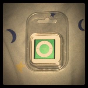 Brand new iPod shufft 2g mint green