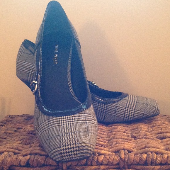 Brand new adorable Nine West heels size 7.5 - Picture 1 of 4