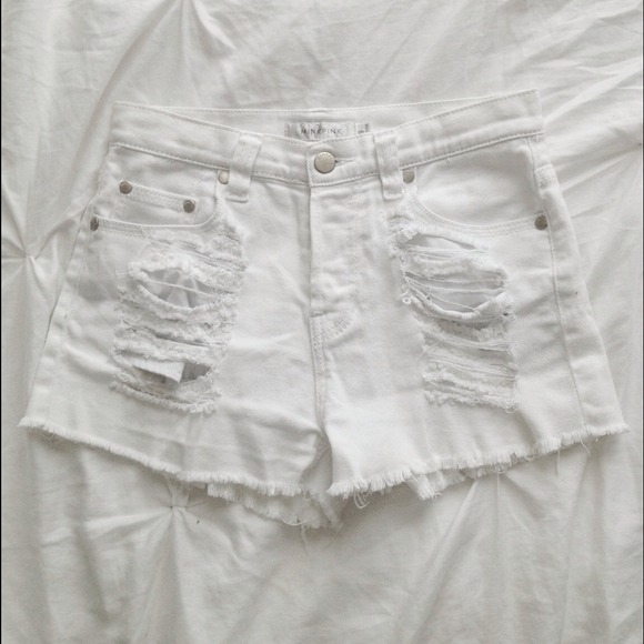 ❌📦 SOLD -- MinkPink Slasher Denim Shorts White