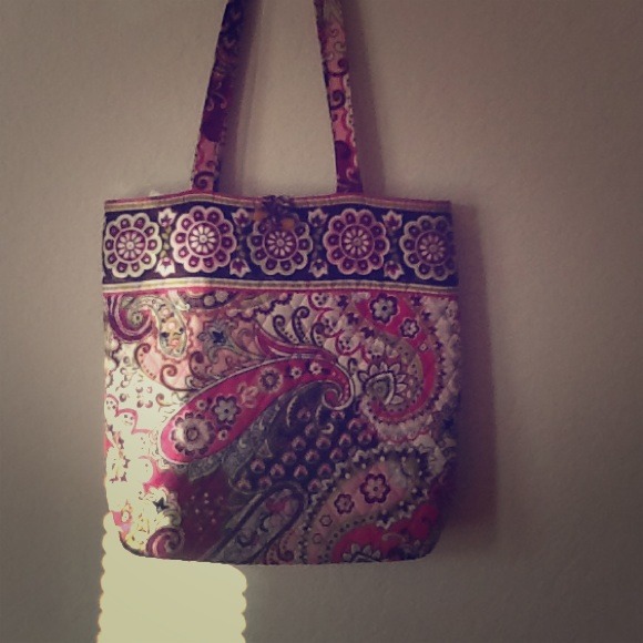 Adorable pink Vera Bradley Tote😘
