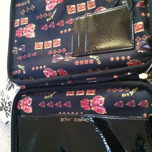 SOLD - Picture 4 of 4