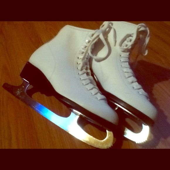 New ice skates!!:)
