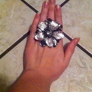 🚫Sold🚫Silver flower ring